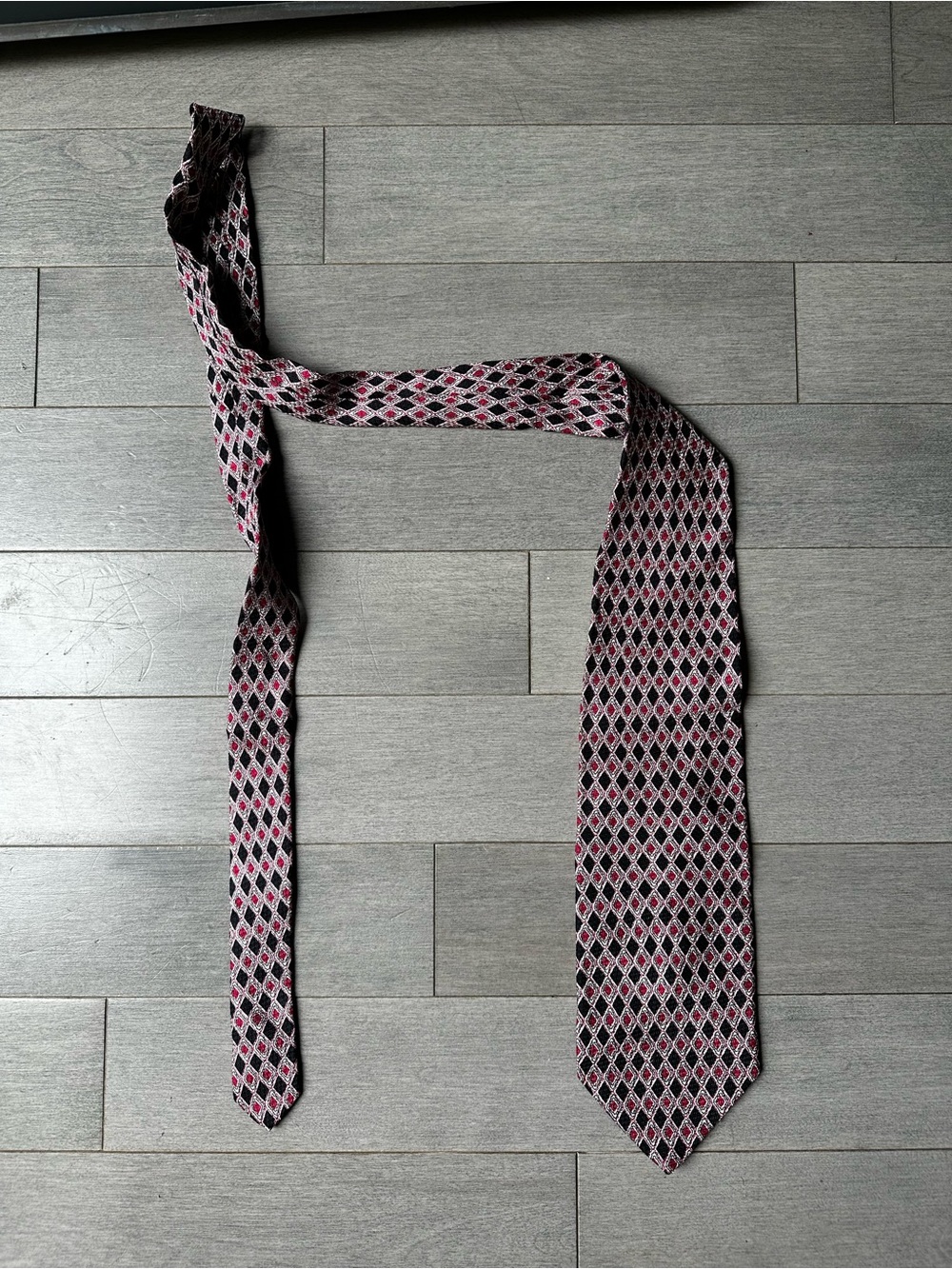 Men’s Stefano Milano Red And Black Geometric 100% Silk Made In Italy Neck Tie